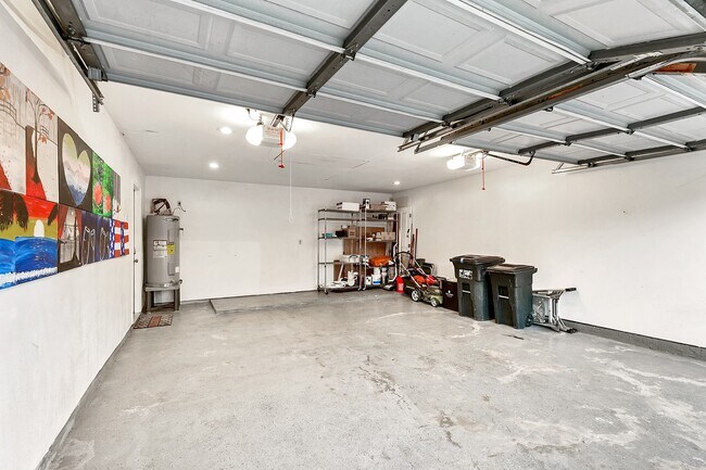 Building Photo - 215 Gentilly Dr