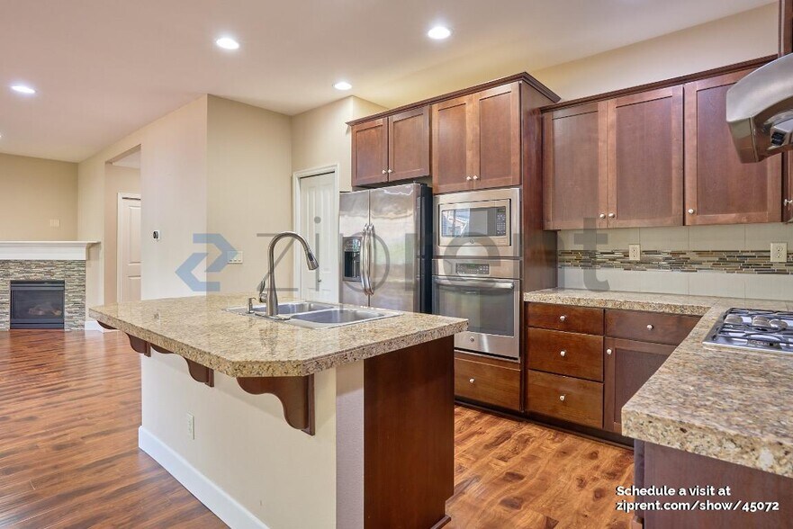 Building Photo - 6267 NE Sherborne St