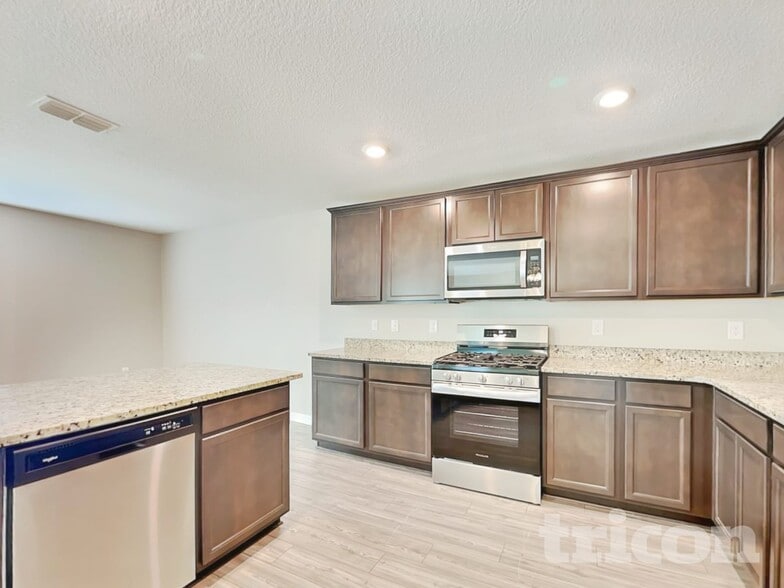 Building Photo - 304 Kensington View Dr