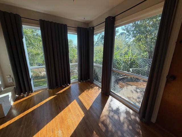 Building Photo - 909 S Brown Ave