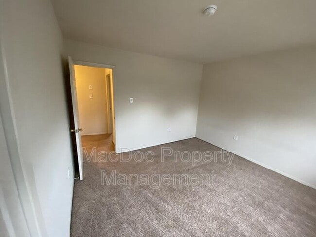 Building Photo - 729 Anvil Rd