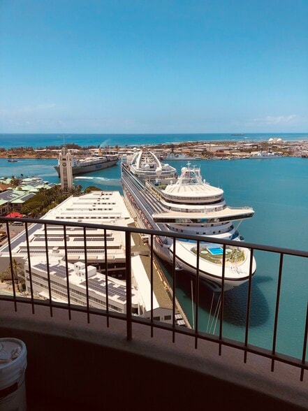 Building Photo - 66 Queen St