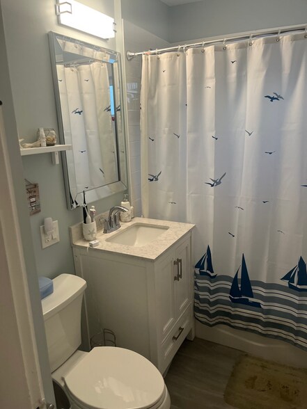 Building Photo - 36 Century St