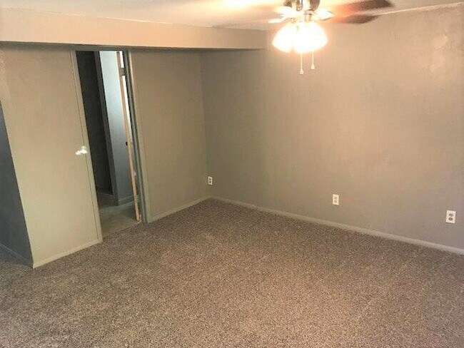 Building Photo - 8820 S Winston Ave