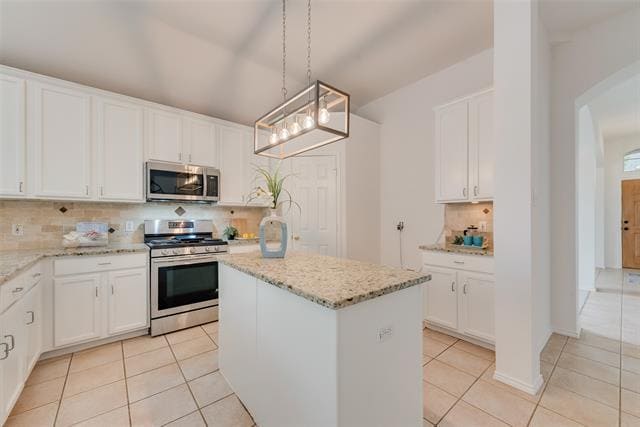 Building Photo - 5644 Overland Dr