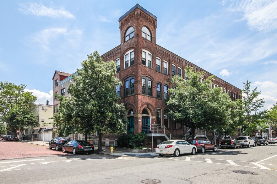 Building Photo - 109 Hamilton St