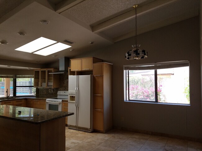 Building Photo - Nice Three Bedroom Home in Mesa With a Pool