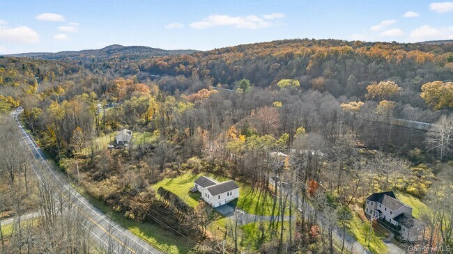 Building Photo - 98 Black Creek Rd