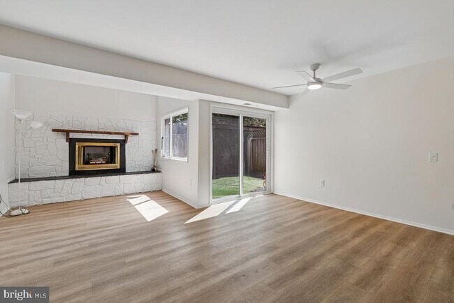Building Photo - 11273 Skilift Ct