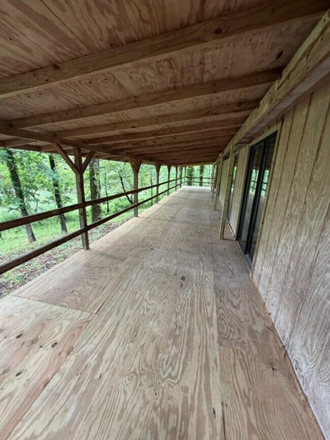 Building Photo - Renovated 3 Bedroom 2 Bath Home for Rent!!