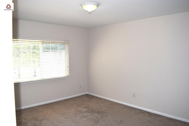 Building Photo - 1566 Heron Cir