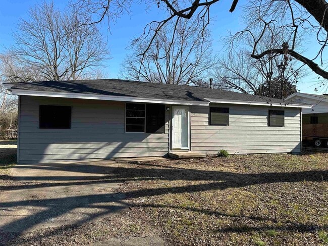 Primary Photo - 2901 Bermuda Ln