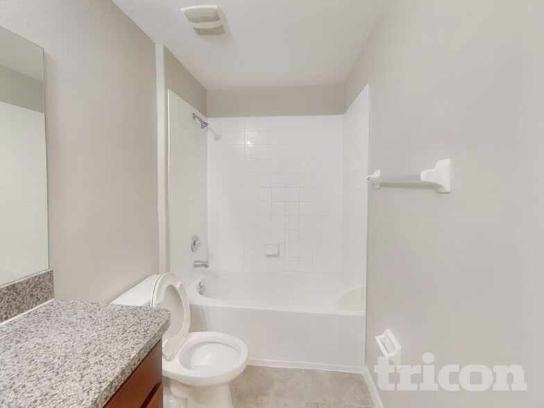 Building Photo - 14812 Crescent Rock Dr