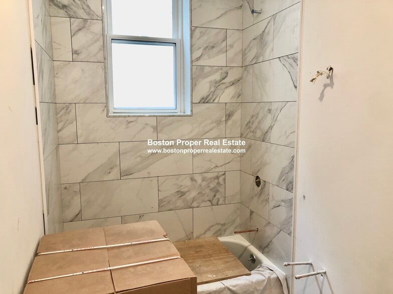 Building Photo - 64 Charlesgate E