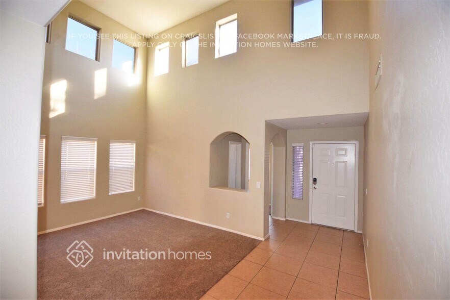 Building Photo - 8134 W Hilton Ave