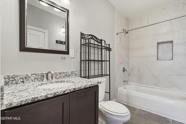 Building Photo - 4410 Trowbridge Dr