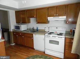 Building Photo - 2868 Bowes Ln