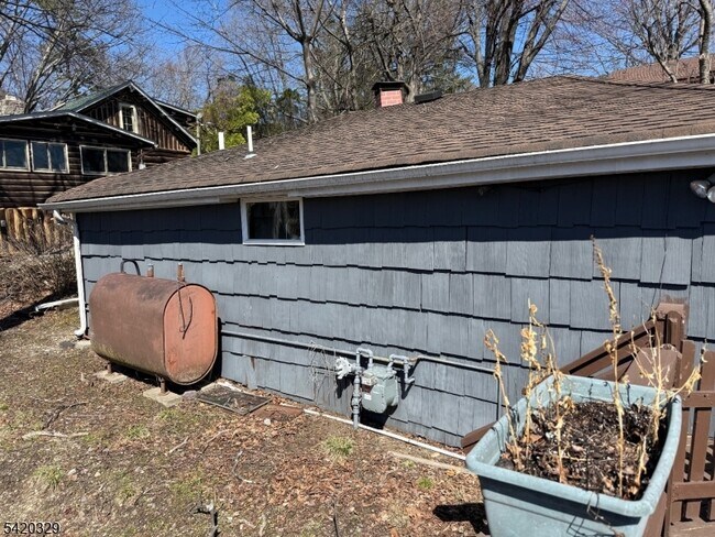 Building Photo - 9 MacDonald Rd