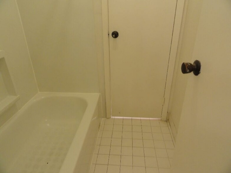 Building Photo - 9522 Pagewood Ln