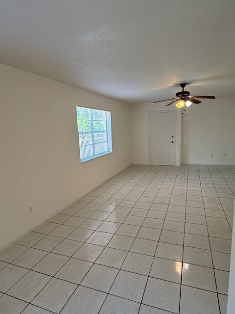 Building Photo - 1020 N 18th Ct