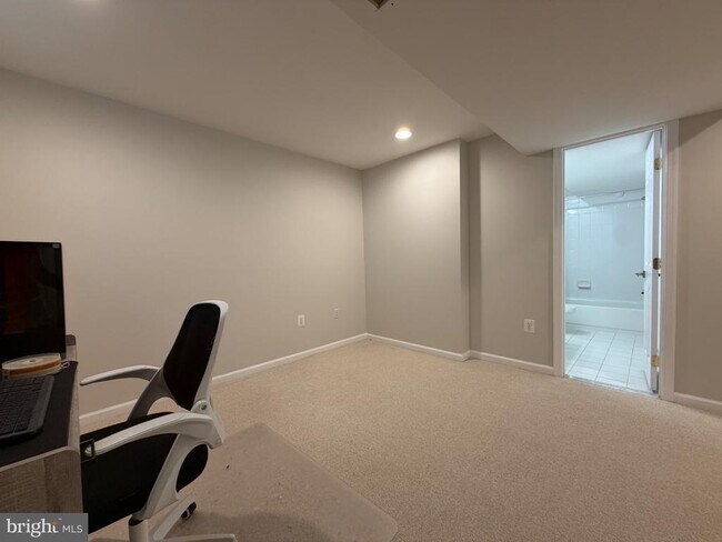 Building Photo - 13353 Horsepen Woods Ln
