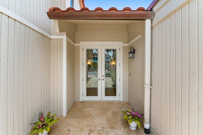 Primary Photo - 107 Mako Ln