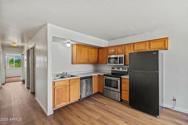 Building Photo - 535 W 9th St