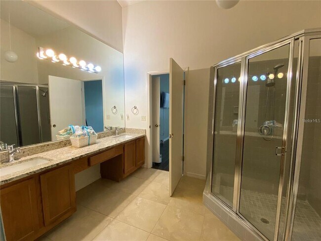 Building Photo - 2822 Candela Ct