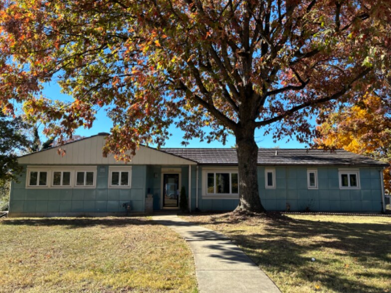 Building Photo - 5819 Black Hawk Dr