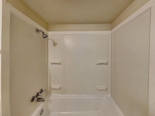 Building Photo - Cozy 3bd/1.5bth Home!!