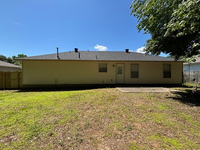 Building Photo - 39 Bud Grimes Dr