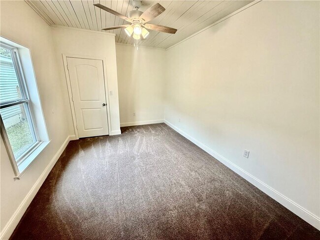 Building Photo - 211 Dartmouth St