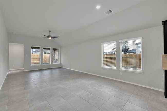 Building Photo - 307 Highland Bayou Dr