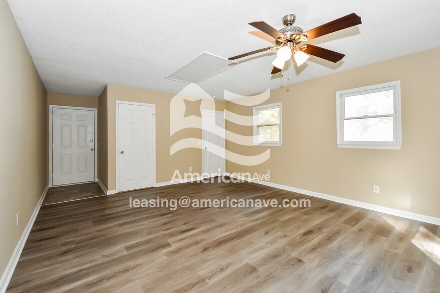 Building Photo - 21 Harrington Ct