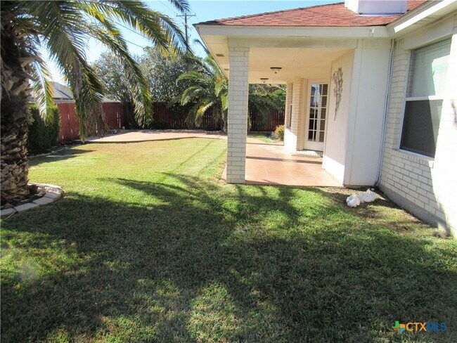 Building Photo - 5812 Montrose Dr