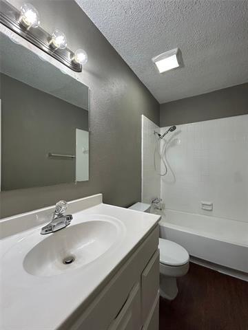 Building Photo - 625 Edwards Dr