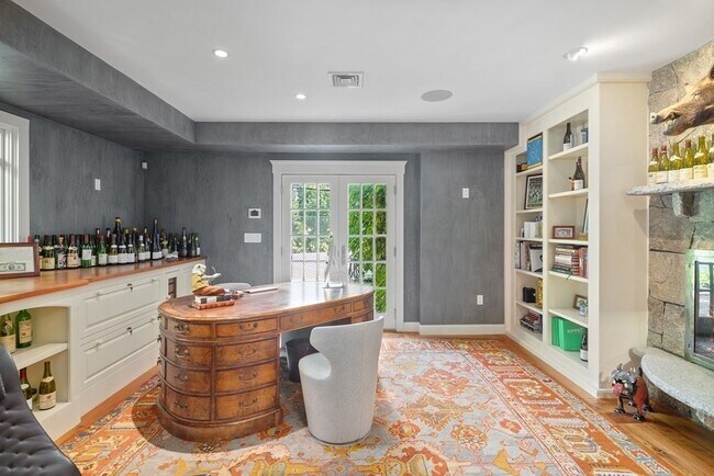 Building Photo - 100 Summer St