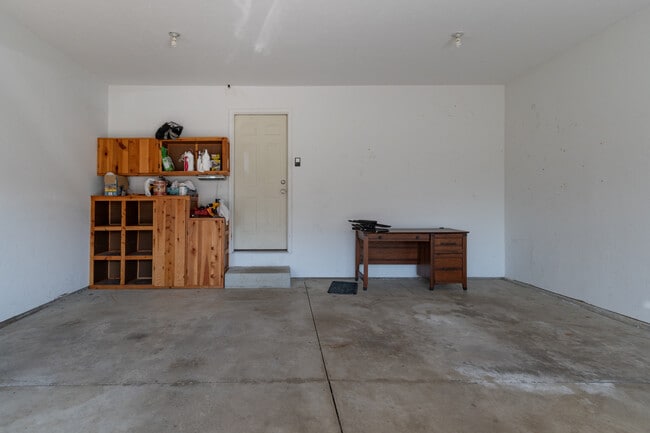 Building Photo - 12912 Silver Springs Ln