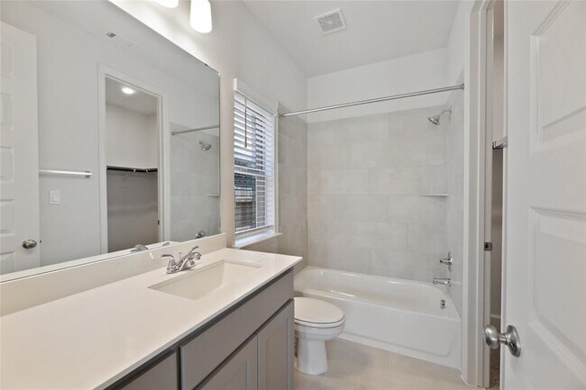 Building Photo - 127 Plumbago Loop