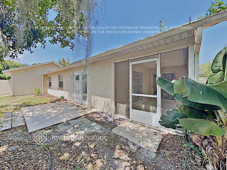 Building Photo - 820 Little Town Rd