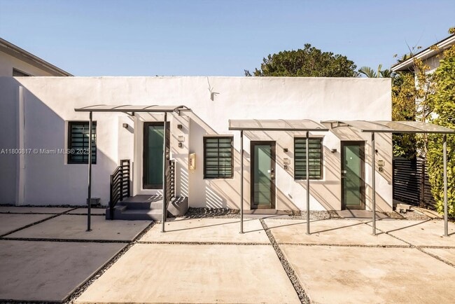 Building Photo - 7910 Byron Ave