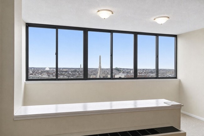 Building Photo - 8 Whittier Pl