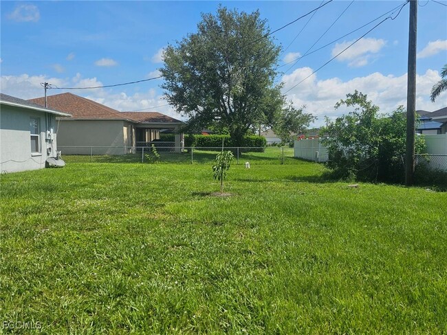 Building Photo - 702 NW 17th Ave