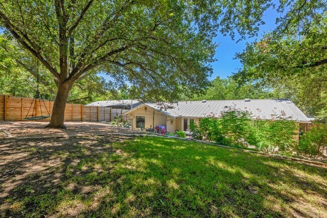 Building Photo - 2215 Alta Vista Ave