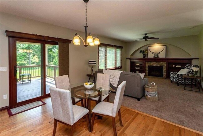 Building Photo - Spacious 5BR House in Johnston