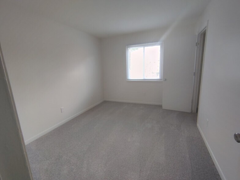Building Photo - 600 Reusens Rd