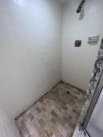 Building Photo - 1221 12th Ln