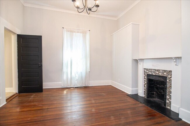 Building Photo - Beautiful 3/2.5 w/ Office Minutes From Airport and Woodward Academy!