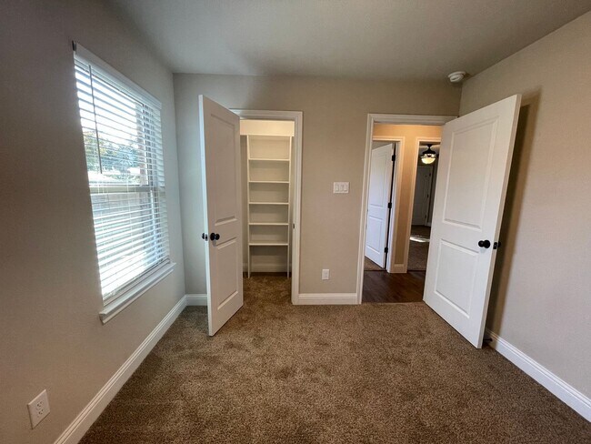 Building Photo - 8113-8115 Tanner