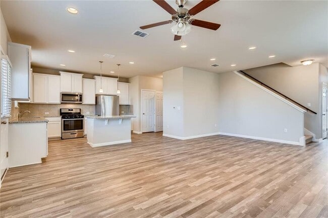 Building Photo - 10304 Forest Grove Dr